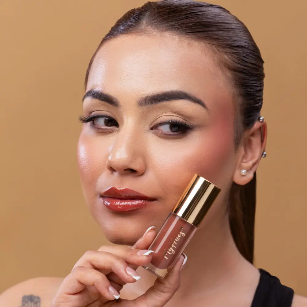MyHues HyGlow Lip Elixir in Heer – nude brown lip gloss on fair Indian skin tone, high shine hydrating lip gloss with smooth glossy finish and even pigmentation
