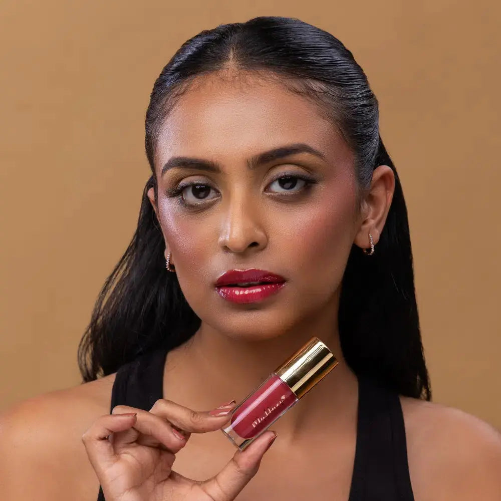 MyHues HyGlow Lip Elixir in Yana – pink lip gloss for brown Indian skin tone, high shine hydrating lip gloss with smooth glossy finish and even pigmentation
