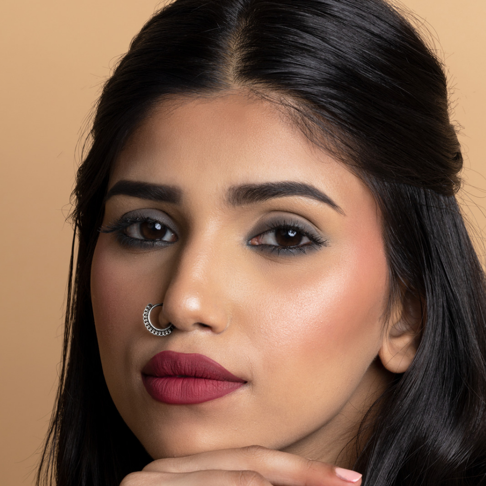 Buy dark magenta pink lipstick online in India: MyHues gulabi matte lipstick