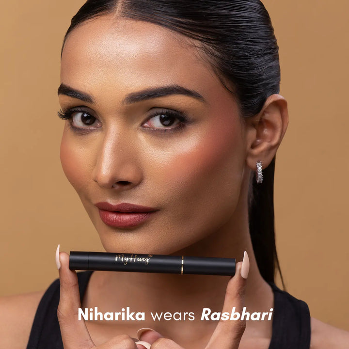 MyHues Colour Smudgestix in Rasbhari – nude pink lipstick and blush on medium Indian skin tone, soft matte finish with rich pigmentation and smooth blendable texture