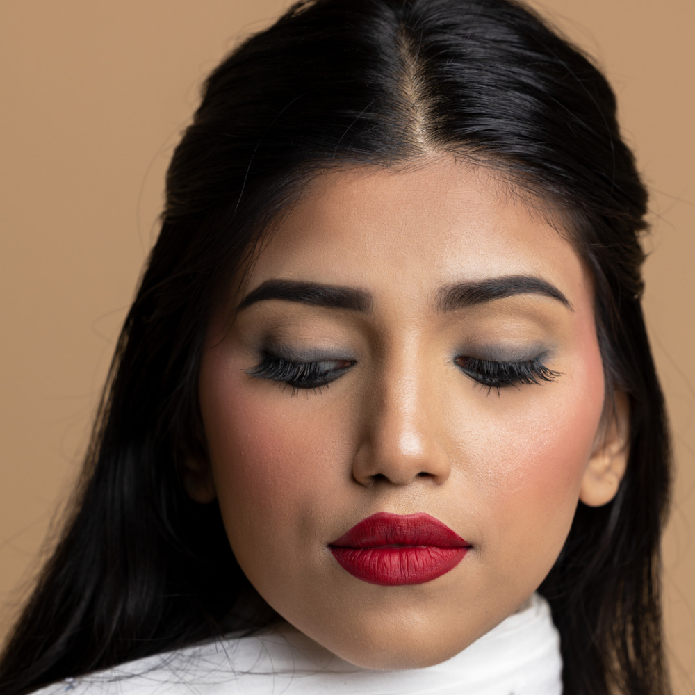 True red lipstick for Indian skin tone : MyHues patakha matte lipstick on fair skin tone