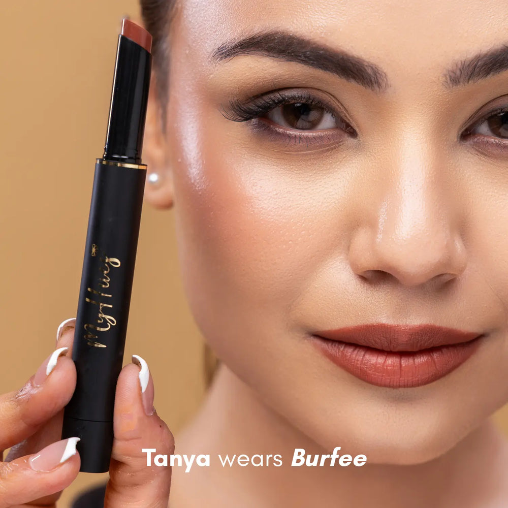 MyHues Colour Smudgestix in Burfee – warm nude brown shade applied on lips and cheeks on fair Indian skin, soft matte finish with high pigmentation and comfortable long wear